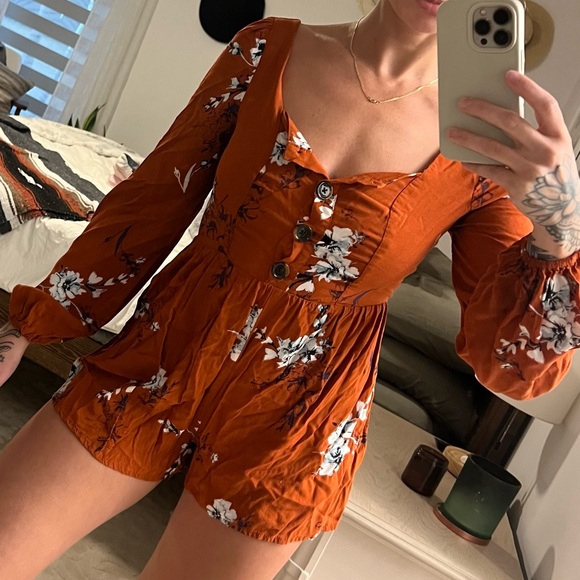 Floral Urban Outfitters longsleeve romper XS - Picture 3 of 4